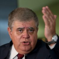 Governo começará a aplicar multa de R$ 100 mil por hora parada