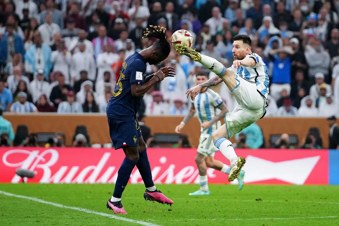 Argentina conquista o tricampeonato mundial e consagra Lionel Messi