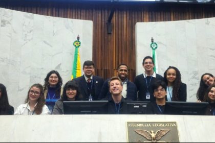 Assembleia Legislativa do Paraná | ALEP | Notícias > Comunicação PU 2025: primeira imprensa universitária se despede após uma semana de trabalhos