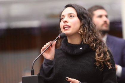 Assembleia Legislativa do Paraná | ALEP | Notícias > Deputada Ana Júlia (PT) cobra explicações da SEED sobre ameaça de fechamento do Curso Técnico em Teatro do Colégio Estadual do Paraná