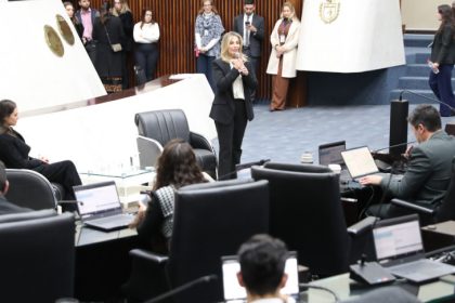 Assembleia Legislativa do Paraná | ALEP | Notícias > Ex-governadores do Paraná participam de bate-papo com deputados universitários