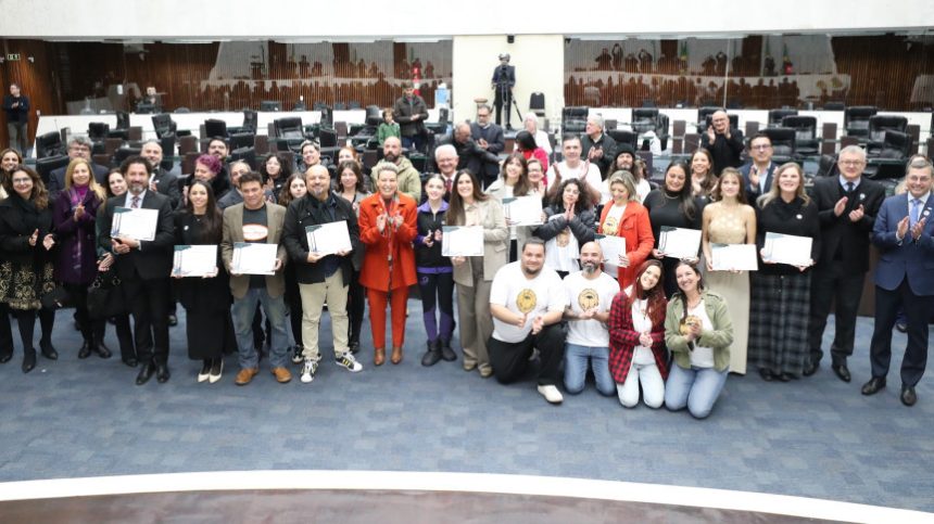 Assembleia Legislativa do Paraná | ALEP | Notícias > Assembleia e Sebrae lançam projeto para impulsionar empreendedorismo criativo no Paraná