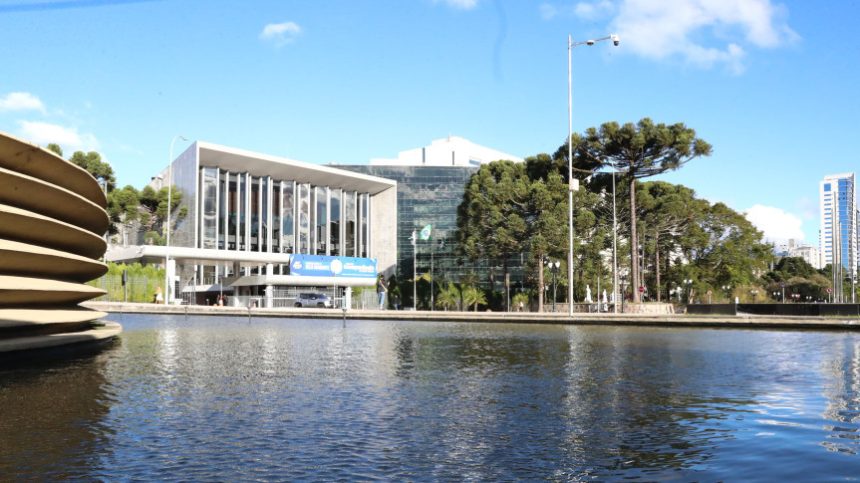 Assembleia Legislativa do Paraná | ALEP | Notícias > Assembleia Legislativa retoma sessões plenárias após recesso parlamentar