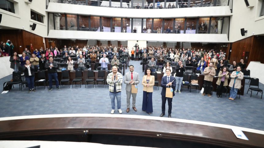 Assembleia Legislativa do Paraná | ALEP | Notícias > Capacitação sobre inteligência artificial encerra com relatos de avanços para a administração pública