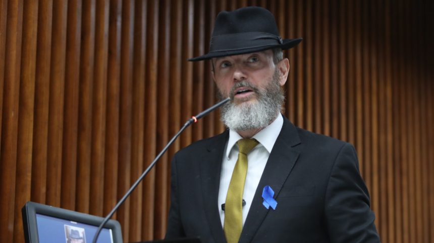 Assembleia Legislativa do Paraná | ALEP | Notícias > Combate à adultização infantil é foco de projeto de lei apresentado pelo deputado Delegado Tito Barichello (União)