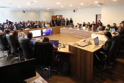 Assembleia Legislativa do Paraná | ALEP | Notícias > Deputados universitários aprofundam conhecimentos legislativos com debates, audiência pública e palestra técnica