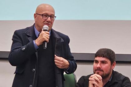 Assembleia Legislativa do Paraná | ALEP | Notícias > Fetaep representa força da agricultura familiar no Paraná, diz deputado Luiz Claudio Romanelli (PSD)