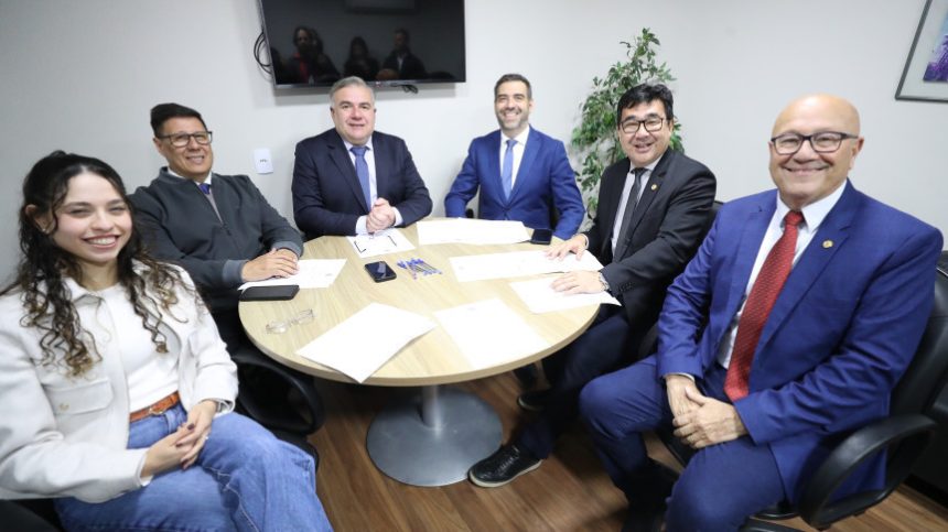 Assembleia Legislativa do Paraná | ALEP | Notícias > Projetos sobre doações e denominação de vias são aprovados na Comissão de Obras Públicas