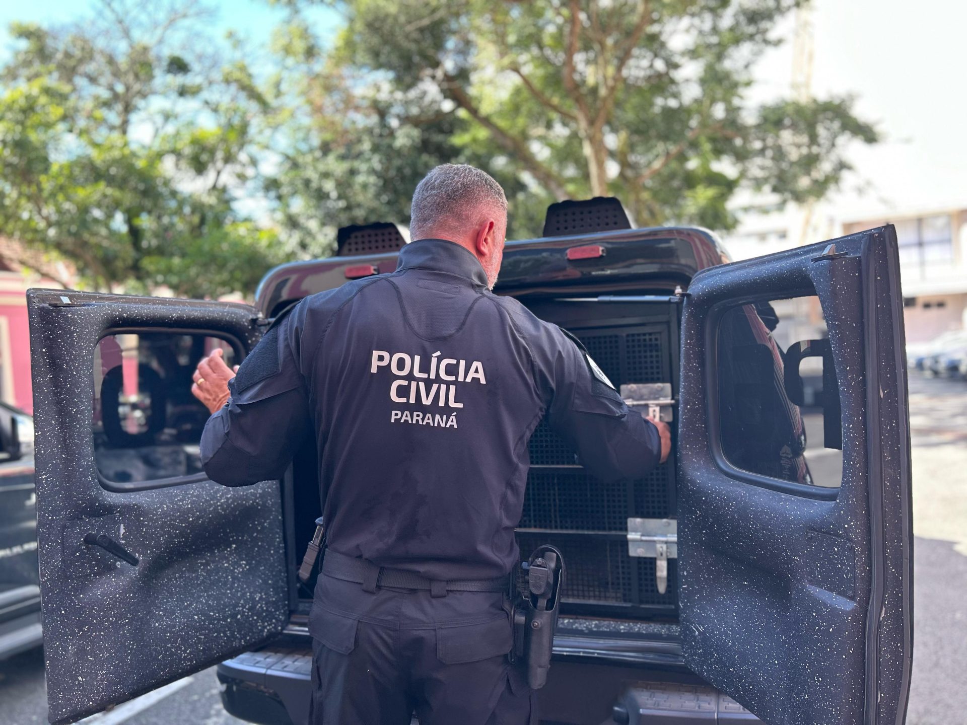 Homem que saiu recentemente da prisão é preso horas depois de cometer homicídio em Curitiba