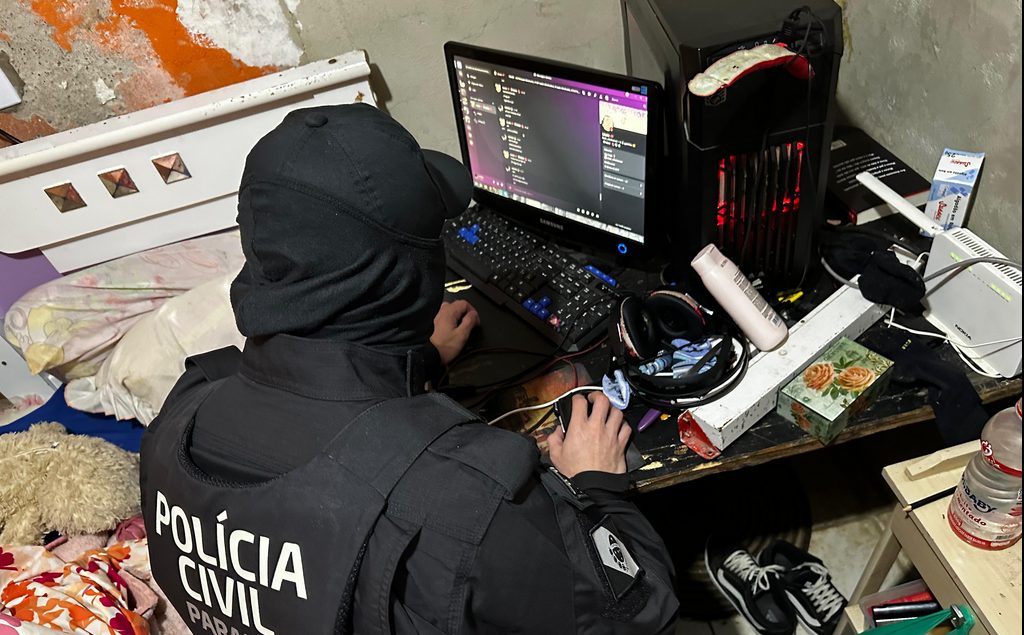 Polícia Civil deflagra operação em Curitiba contra pornografia infantil e estímulo à automutilação